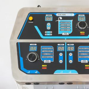 鍼灸やEMSなどの施術に使用する医療機器の設備写真。